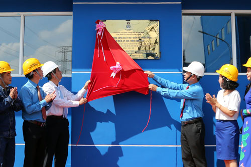 Gắn biển công trình chào mừng ngày thành lập Công đoàn Việt Nam - Ảnh 1.