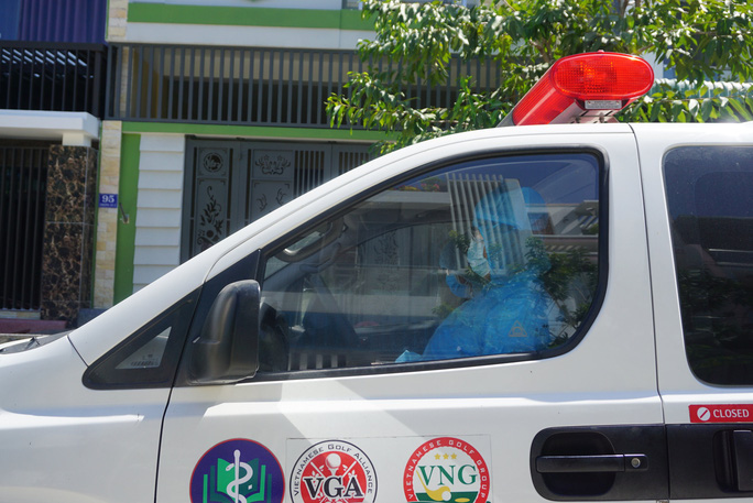 B&aacute;c sĩ l&agrave;m thơ động vi&ecirc;n người t&igrave;nh Đ&agrave; Nẵng vượt qua Covid-19 - Ảnh 2.