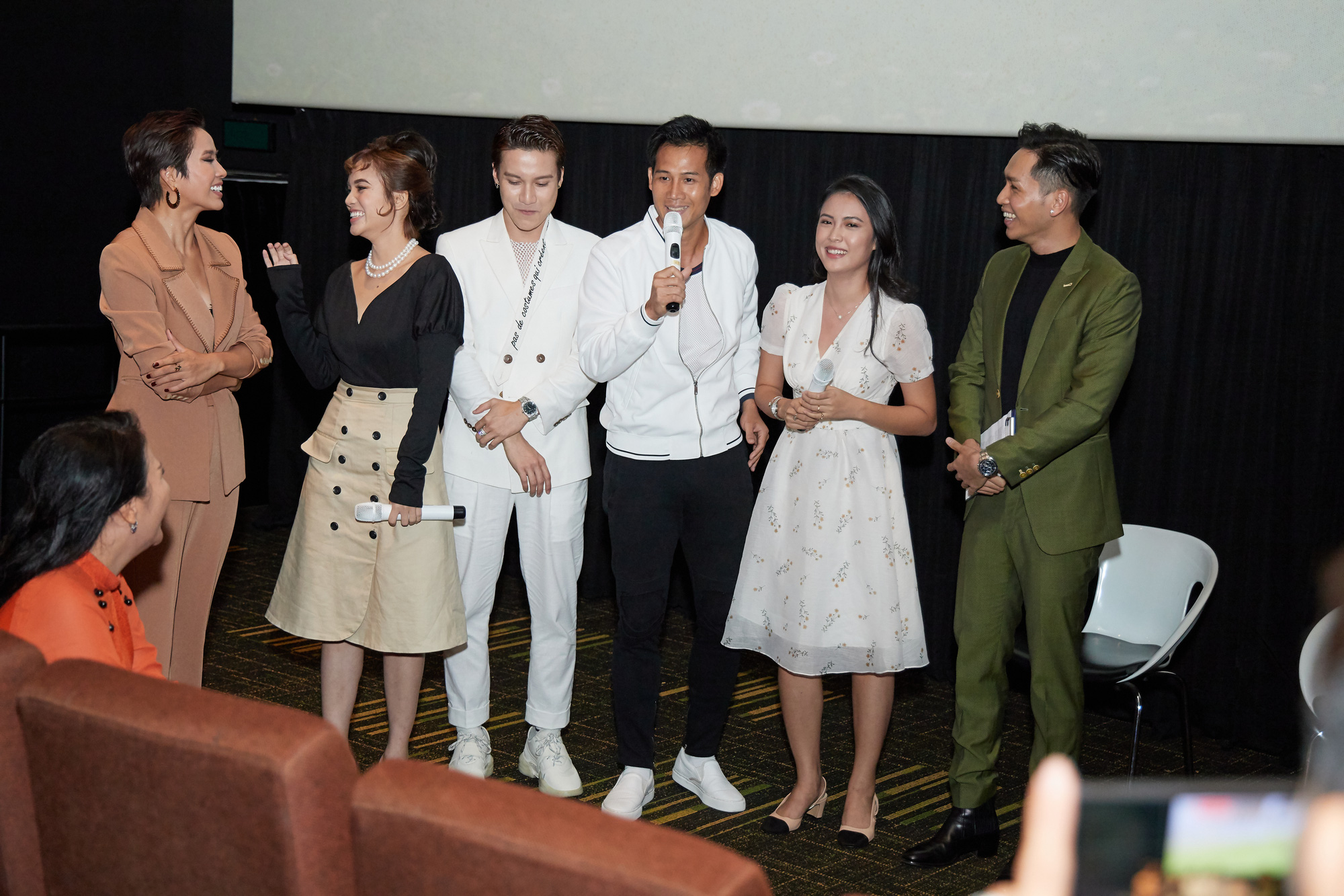 Thanh Thức “bốc phốt” bạn diễn phim “Yêu trong đau thương” - Ảnh 1. Thanh Thức “bốc phốt” bạn diễn phim “Yêu trong đau thương” - Ảnh 1.