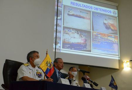 Ecuador vạch trần chiêu trò của tàu cá Trung Quốc - Ảnh 1.