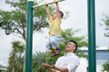 Quốc Cơ tập xiếc cho con trai 3 tuổi để lập kỷ lục Guinness Việt Nam - Ảnh 30.