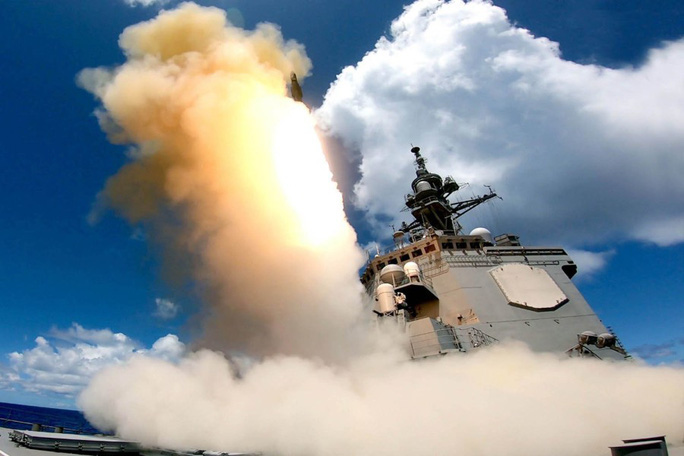 eMagazine: Trung Quốc phóng tên lửa trên biển Đông, Mỹ đáp trả mạnh mẽ - Ảnh 14.