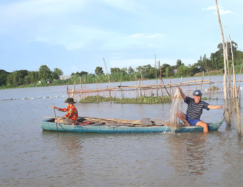 Miền Tây ngóng lũ - Ảnh 1.