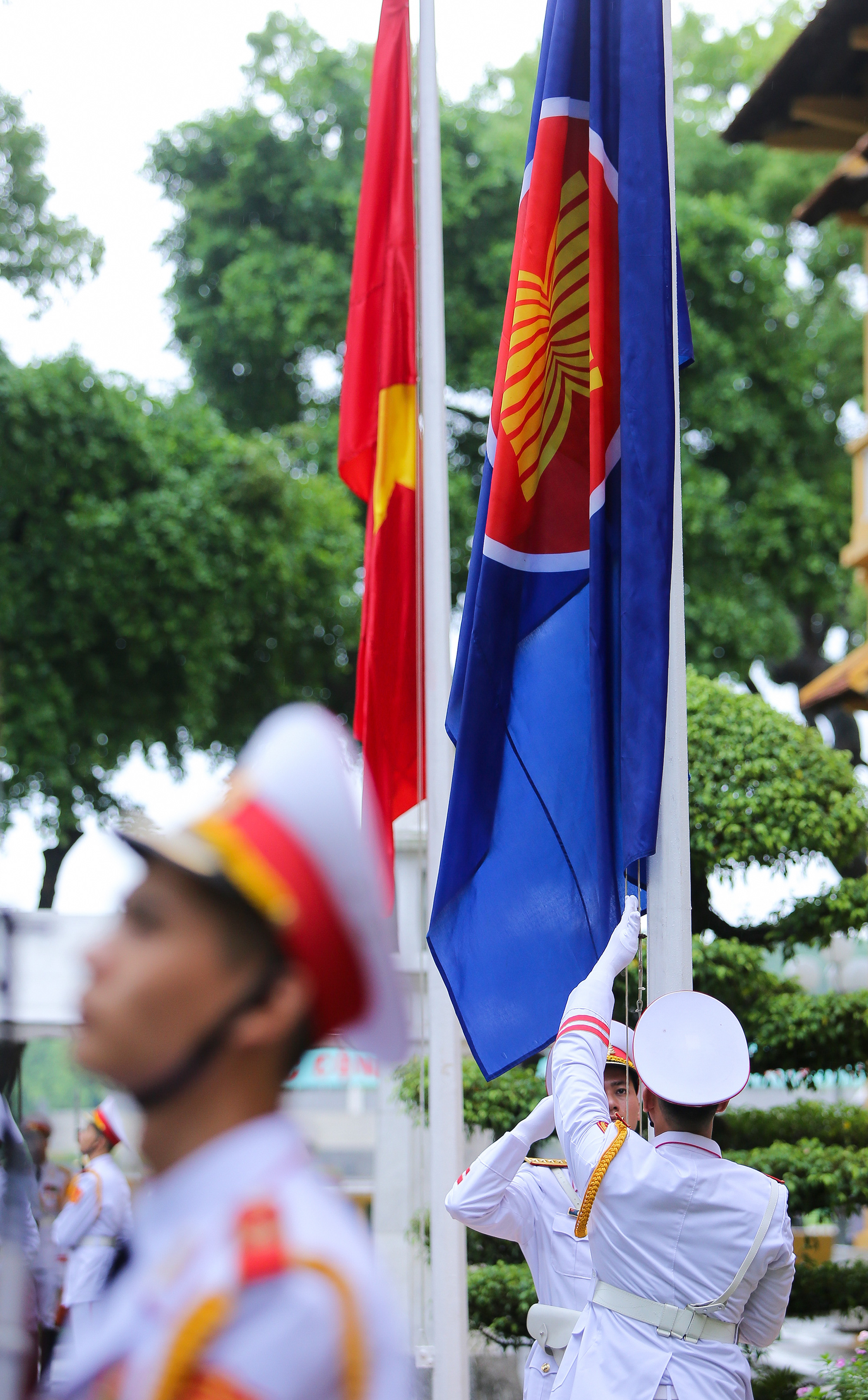 Cận cảnh Lễ thượng cờ ASEAN 2020 tại Hà Nội - Ảnh 5.