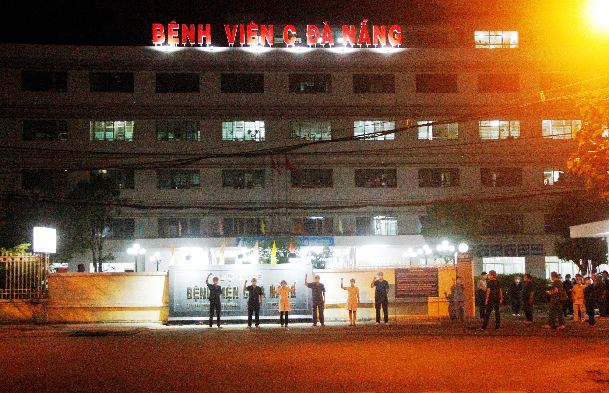 Bệnh viện C Đà Nẵng đã mở cửa trở lại, sau 14 ngày phong tỏa hoàn toàn - Ảnh 4.