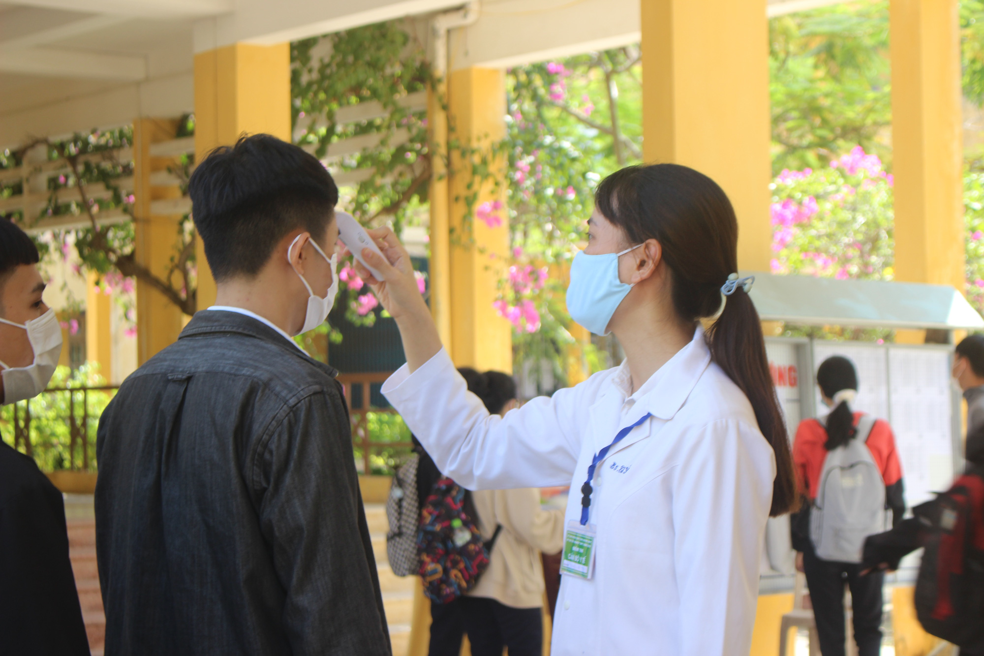 Giữa tâm dịch Covid-19, hơn 7.500 thí sinh Quảng Nam làm thủ tục dự thi - Ảnh 2.