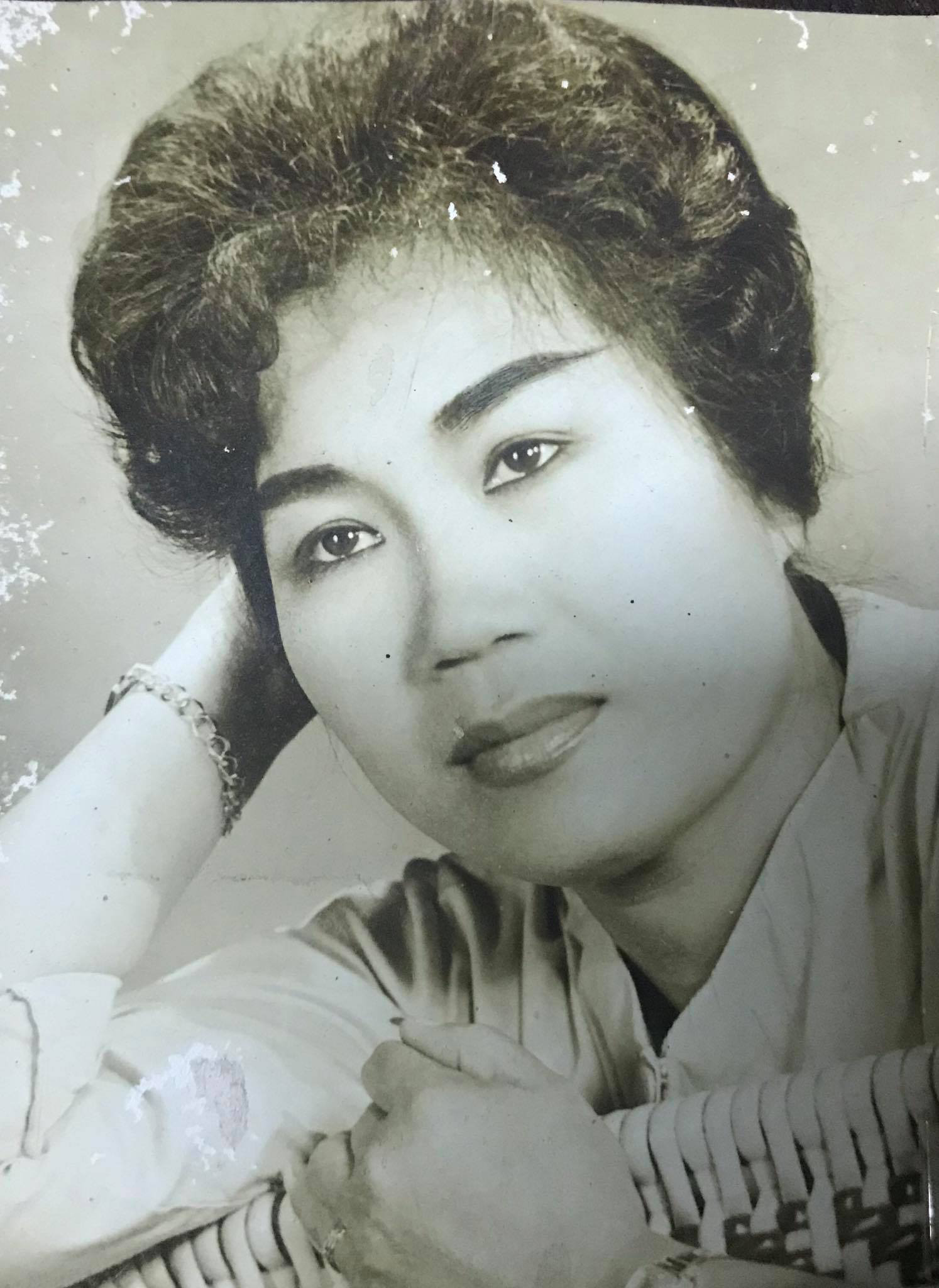 Mai Vàng nhân ái thăm nghệ sĩ lão thành Hoàng Vân và nghệ sĩ Diễm Trinh - Ảnh 7. Mai Vàng nhân ái thăm nghệ sĩ lão thành Hoàng Vân và nghệ sĩ Diễm Trinh - Ảnh 7.