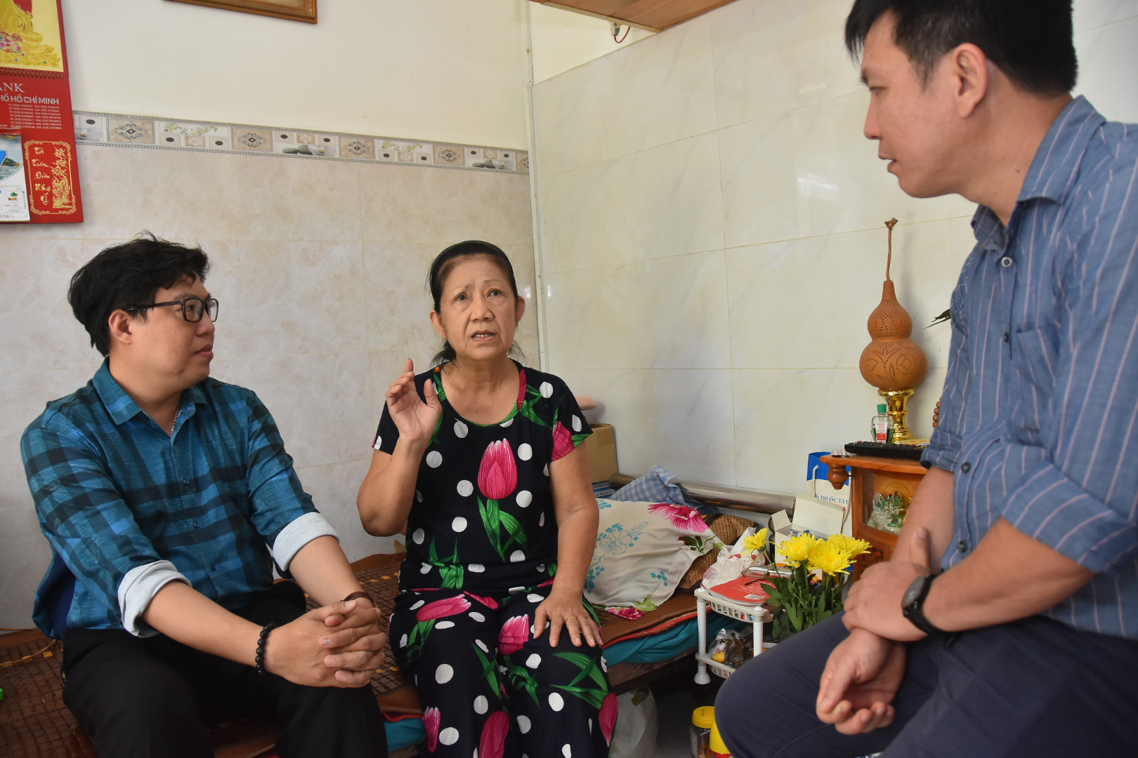 Mai Vàng nhân ái thăm nghệ sĩ lão thành Hoàng Vân và nghệ sĩ Diễm Trinh - Ảnh 2. Mai Vàng nhân ái thăm nghệ sĩ lão thành Hoàng Vân và nghệ sĩ Diễm Trinh - Ảnh 2.