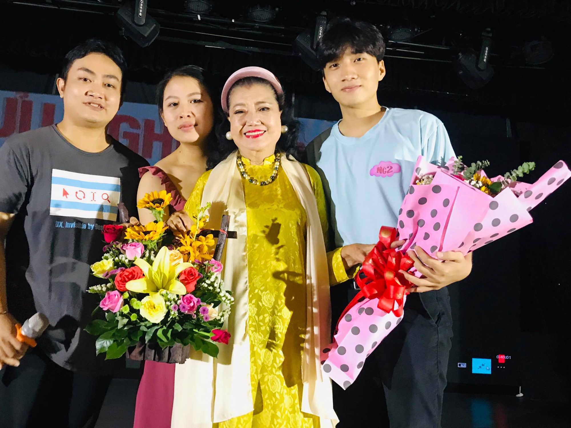 Xem lại Lôi vũ, kỳ nữ Kim Cương ngẫu hứng với vai Thị Bình cùng diễn viên trẻ - Ảnh 1. Xem lại Lôi vũ, kỳ nữ Kim Cương ngẫu hứng với vai Thị Bình cùng diễn viên trẻ - Ảnh 1.