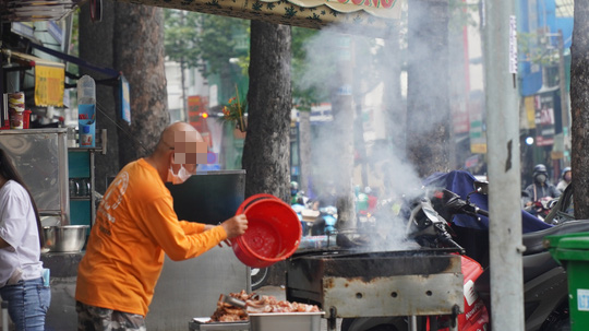 Nhiều nguy cơ gây bệnh - Ảnh 1.