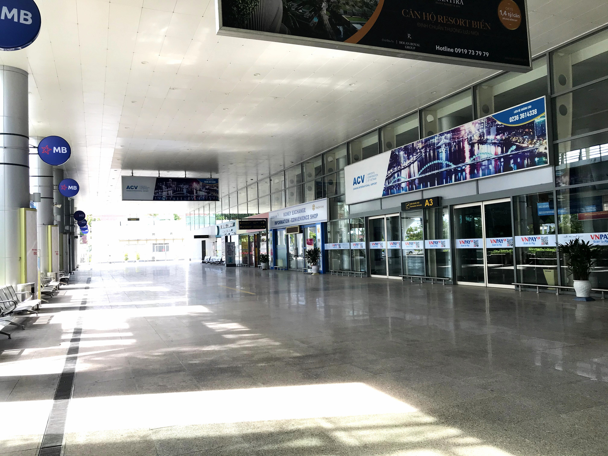 Bến xe, nhà ga, sân bay ở Đà Nẵng mở cửa trở lại nhưng vẫn vắng khách - Ảnh 5.