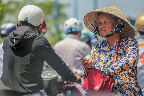 CHÊNH VÊNH LAO ĐỘNG PHI CHÍNH THỨC (*): Cần một điểm tựa - Ảnh 1.