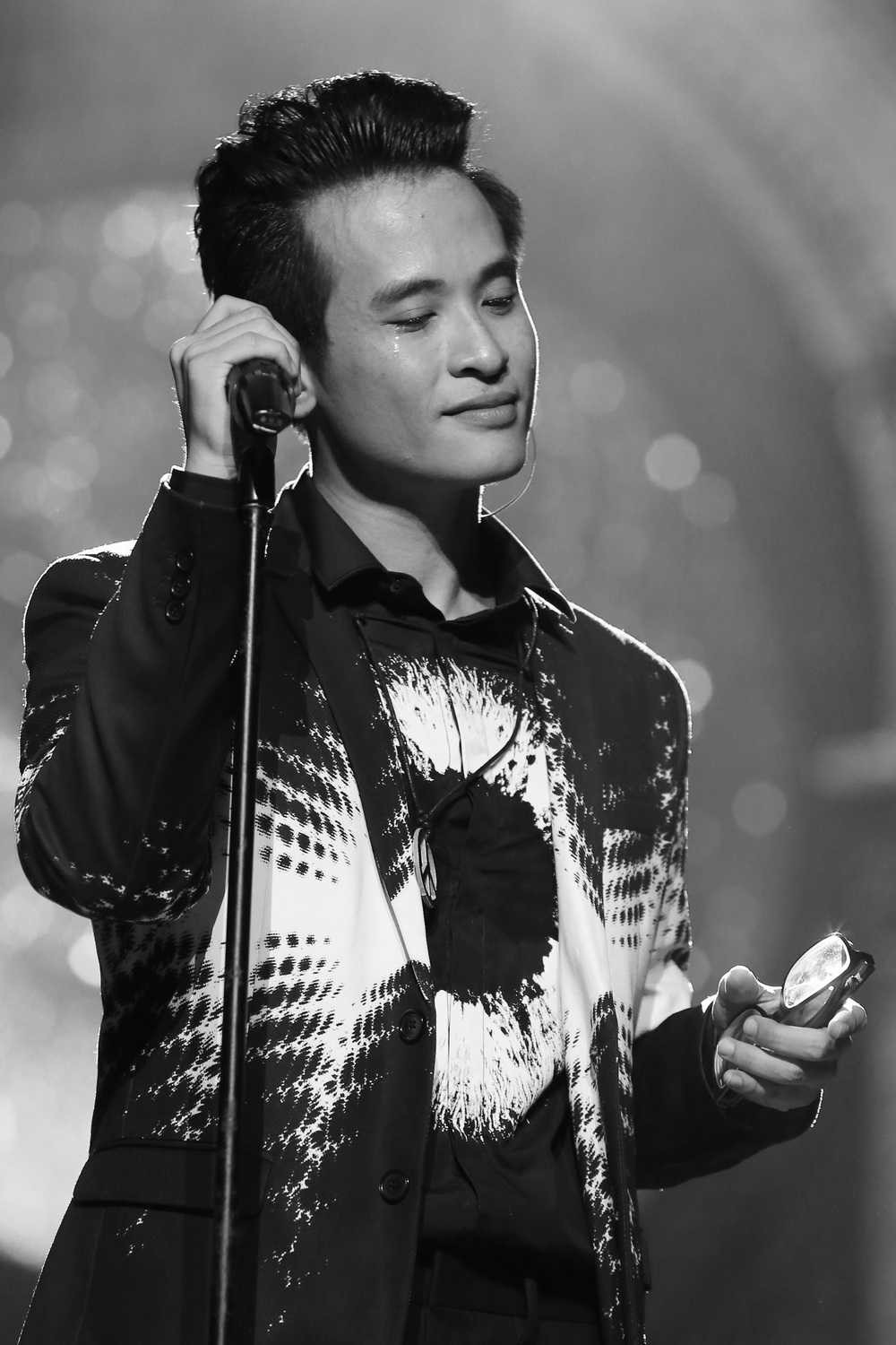 Hà Anh Tuấn: Giờ khoe nhà, kim cương, túi hiệu là xưa rồi? - Ảnh 2. Hà Anh Tuấn: Giờ khoe nhà, kim cương, túi hiệu là xưa rồi? - Ảnh 2.