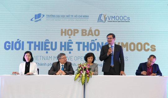 Báo Người Lao Động bảo trợ truyền thông cho VMOOCs - Ảnh 1.