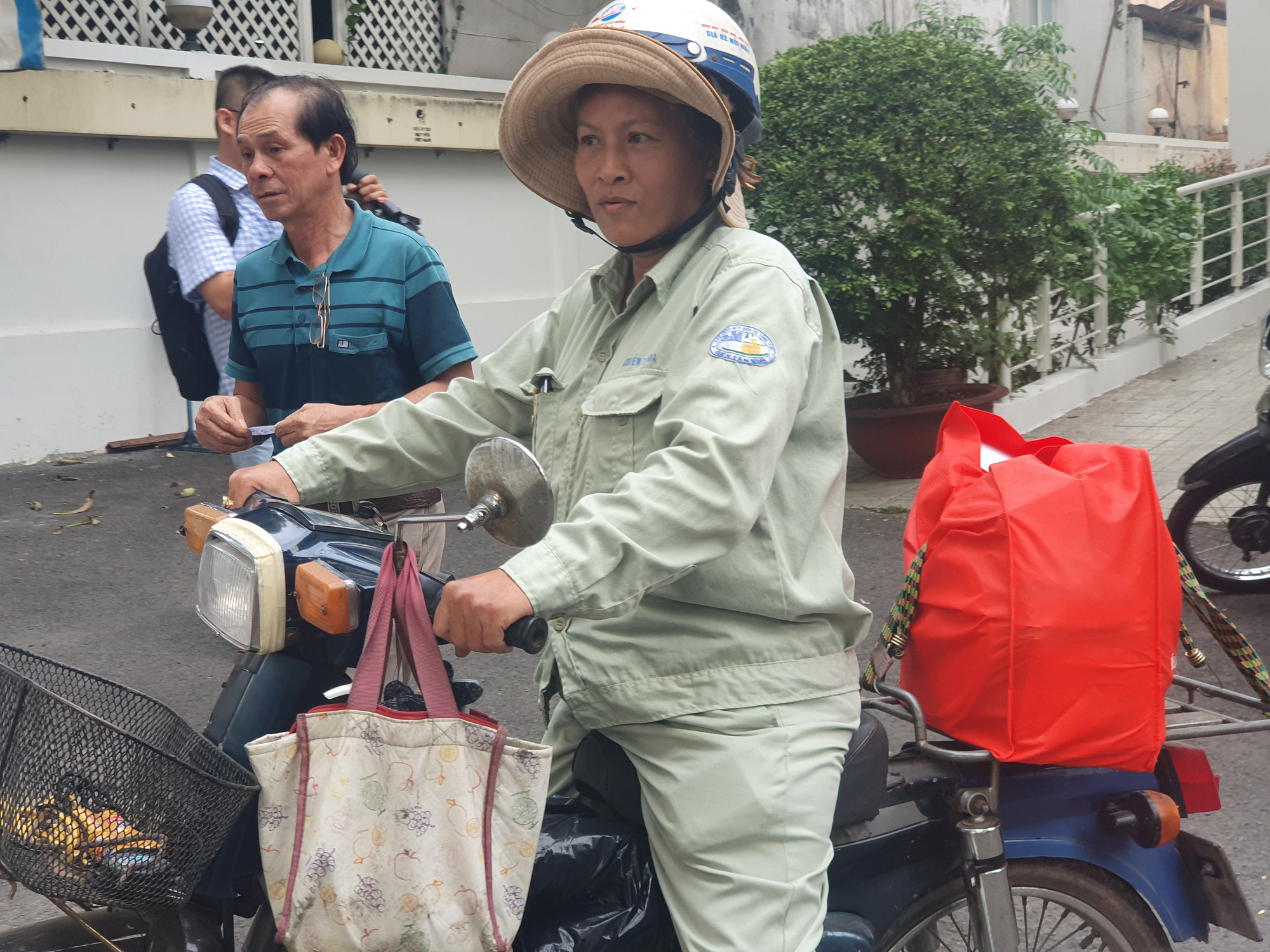 Cầm gói quà mà tui rưng rưng nước mắt! - Ảnh 4.