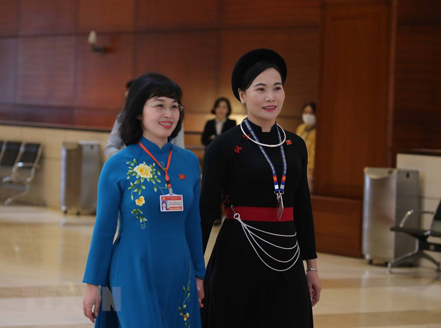 Các nữ đại biểu tham dự Đại hội XIII của Đảng - Ảnh 8.