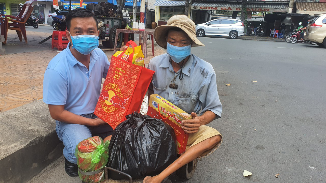 Tết ấm cho người vô gia cư trao quà cho người dân tại Cần Thơ - Ảnh 6.