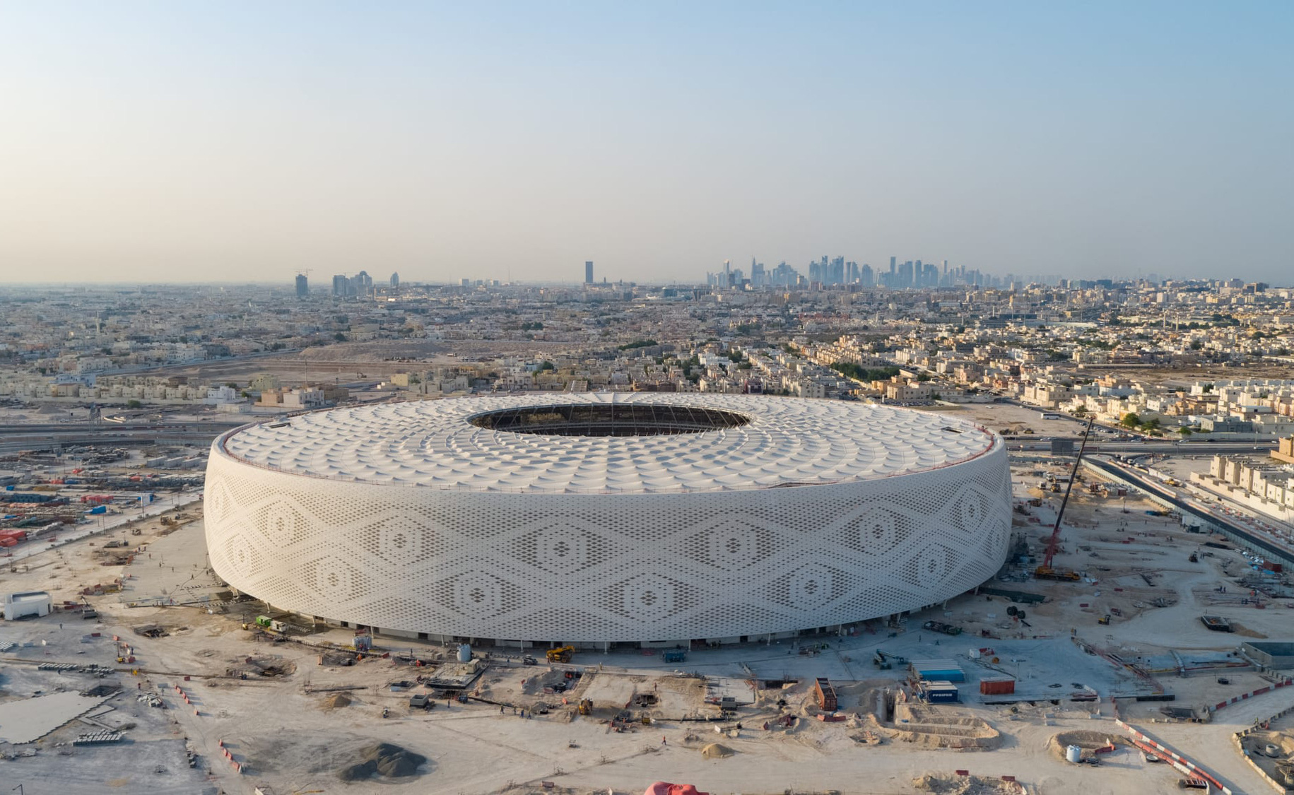 Viên ngọc Khalifa Stadium bừng sáng giữa sa mạc Qatar - Ảnh 8.