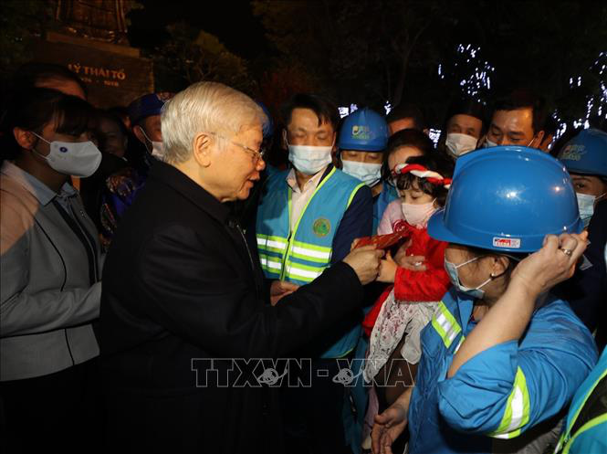 Tổng Bí thư, Chủ tịch nước chúc Tết người dân Hà Nội bên Tượng đài Lý Thái Tổ - Ảnh 13.