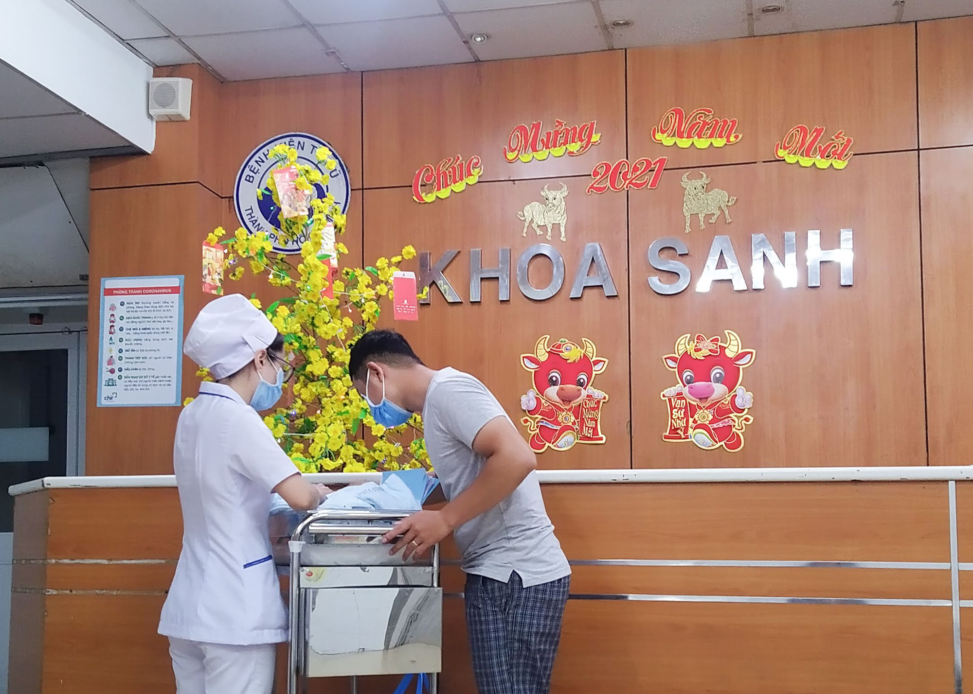 Đúng giao thừa, 5 em bé cùng cất tiếng khóc chào đời tại TP HCM - Ảnh 9.