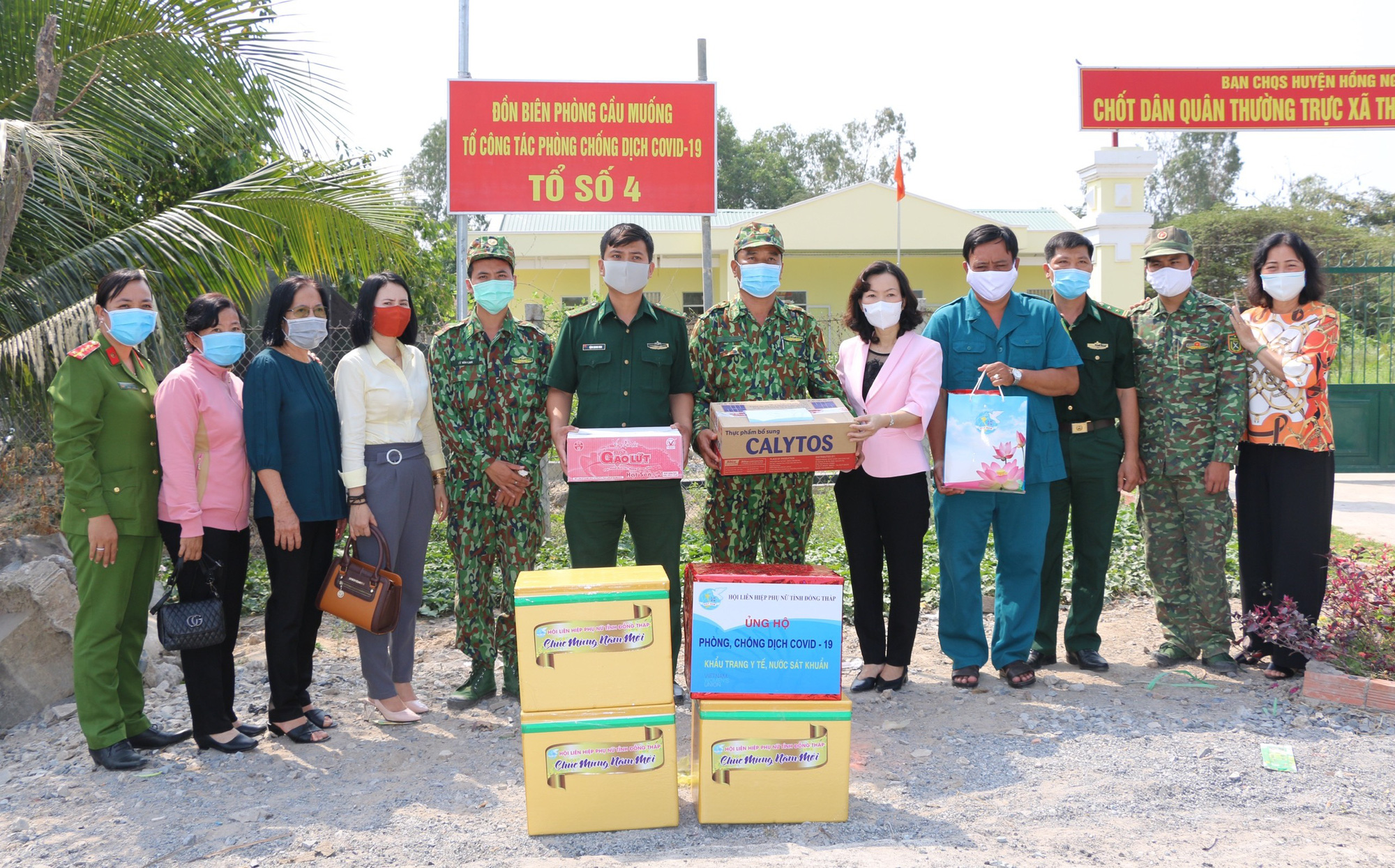 Mang Tết đến với chiến sĩ phòng chống dịch Covid-19 - Ảnh 5.