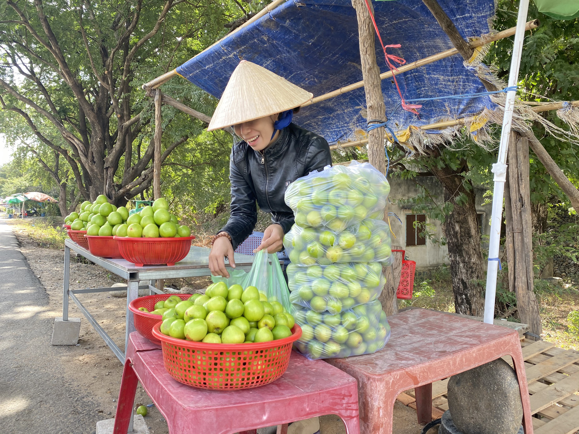 Cuộc thi Làm báo cùng Báo Người Lao Động: Tìm đâu mùi Tết trên từng chuyến xe? - Ảnh 3.