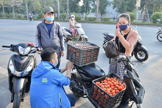 Hà Nội ra tay giải cứu hàng trăm ngàn tấn nông, thủy sản của Hải Dương, Quảng Ninh - Ảnh 1.