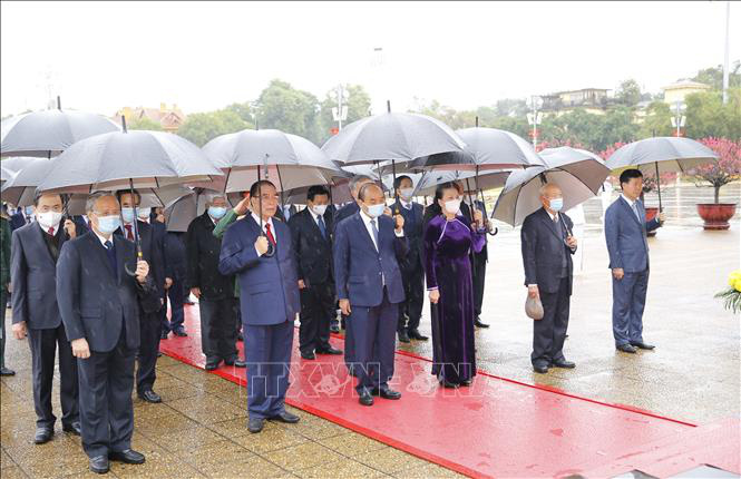 Lãnh đạo Đảng, Nhà nước vào Lăng viếng Chủ tịch Hồ Chí Minh nhân dịp Tết Tân Sửu - Ảnh 5.