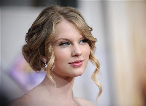 Taylor Swift chỉ trích Netflix đùa “hèn hạ” chuyện tình ái của cô - Ảnh 2.