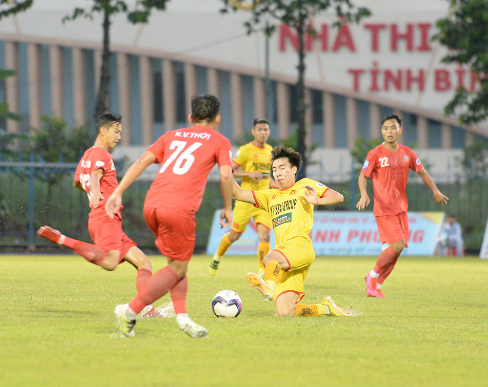 Giải Hạng nhất quốc gia 2022: Kịch tính tranh 2 suất thăng hạng - Ảnh 2. Giải Hạng nhất quốc gia 2022: Kịch tính tranh 2 suất thăng hạng - Ảnh 2.