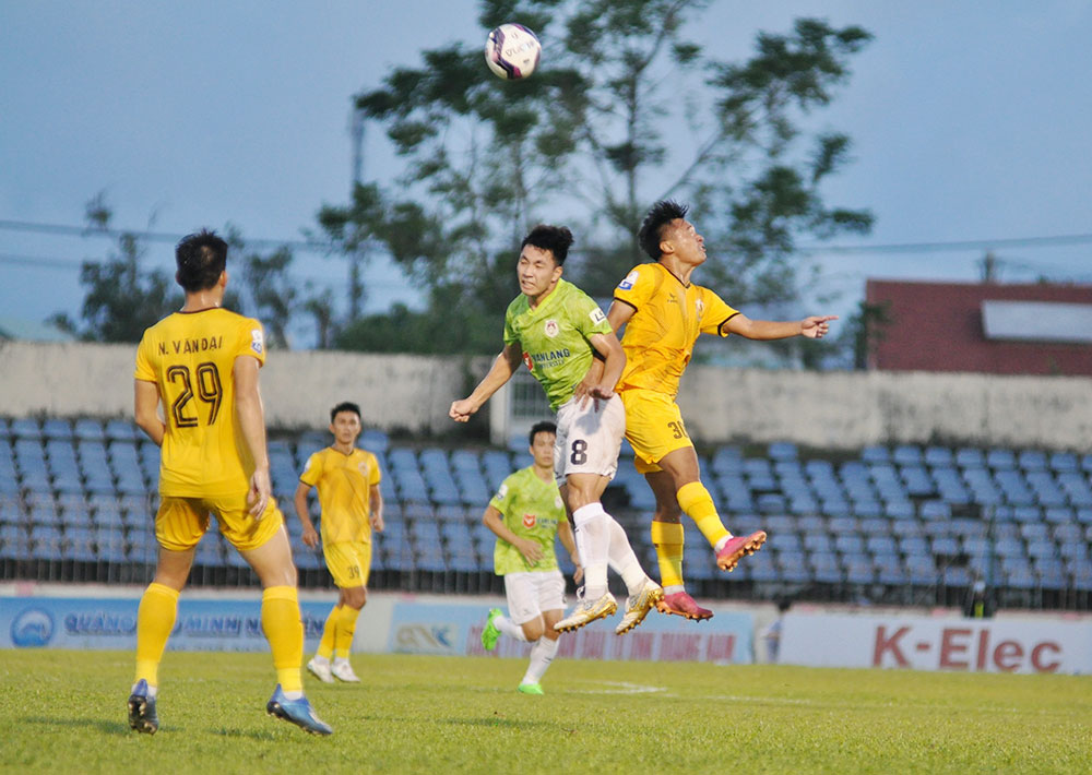 Giải Hạng nhất quốc gia 2022: Kịch tính tranh 2 suất thăng hạng - Ảnh 4. Giải Hạng nhất quốc gia 2022: Kịch tính tranh 2 suất thăng hạng - Ảnh 4.