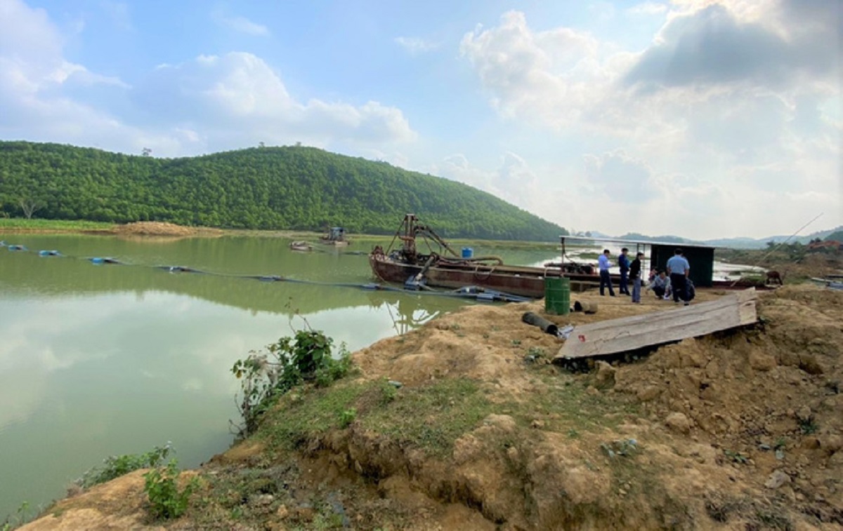 Thanh Hóa dừng dự án nạo vét lòng hồ nhiều tai tiếng - Ảnh 2. Thanh Hóa dừng dự án nạo vét lòng hồ nhiều tai tiếng - Ảnh 2.