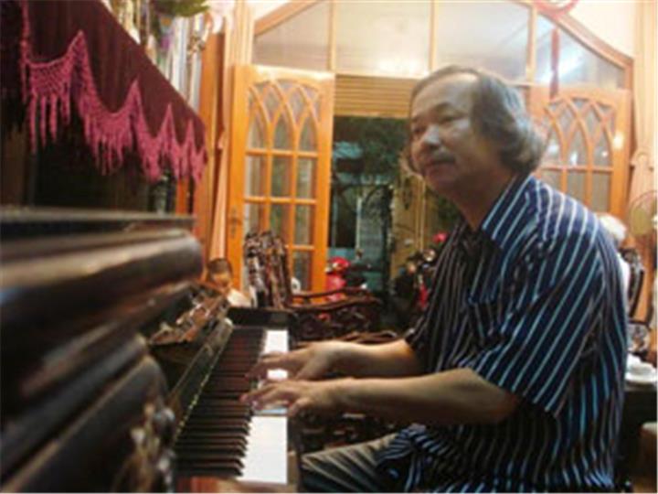 Nhạc sĩ Phan Hồng Sơn qua đời vì ung thư - Ảnh 2. Nhạc sĩ Phan Hồng Sơn qua đời vì ung thư - Ảnh 2.