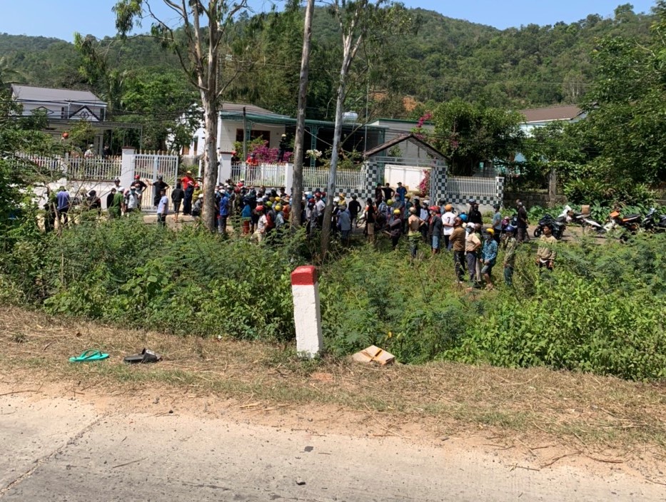 Nghi vấn xe con tông xe máy đi trộm chó mèo, 2 người thương vong - Ảnh 3. Nghi vấn xe con tông xe máy đi trộm chó mèo, 2 người thương vong - Ảnh 3.