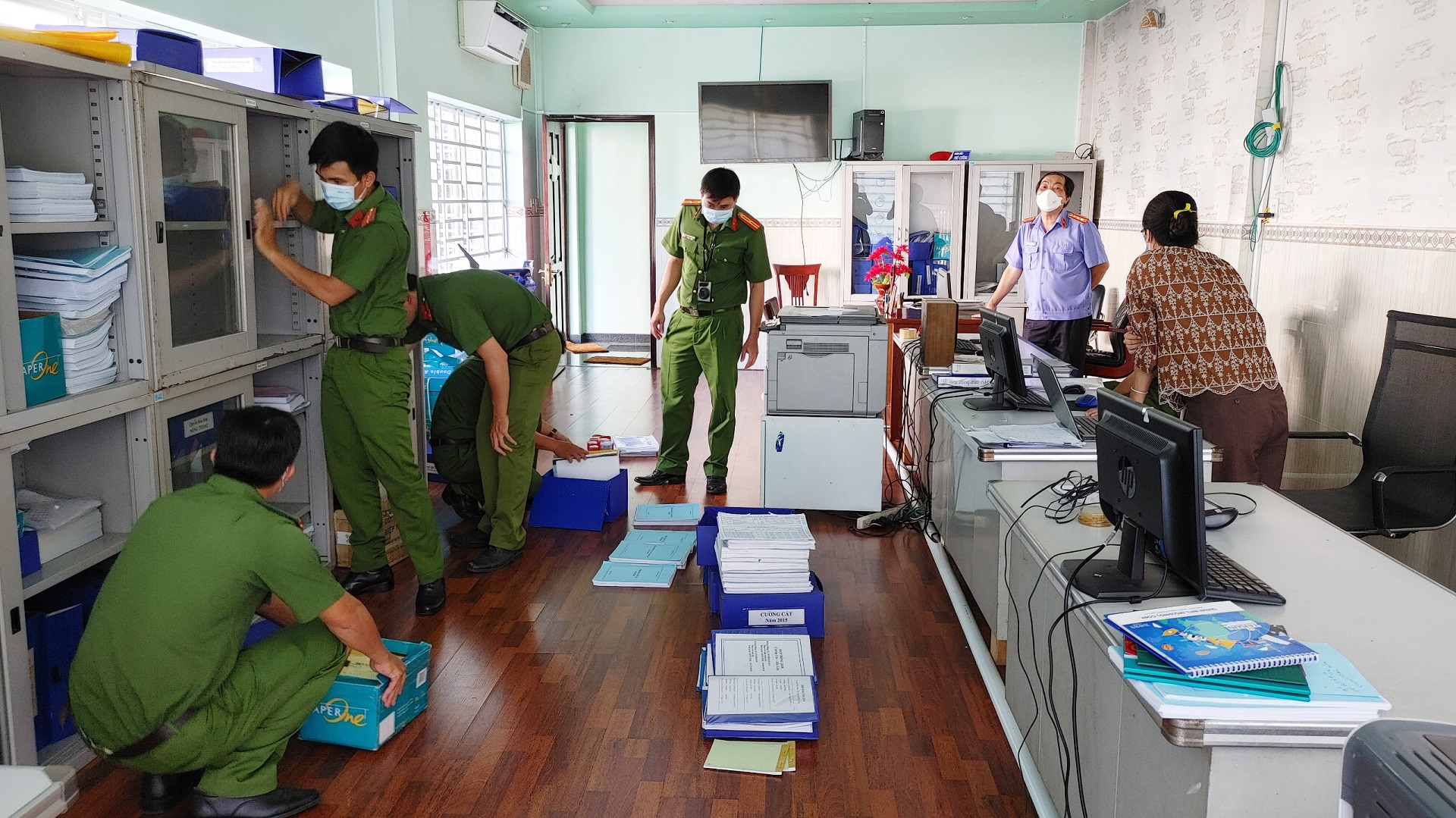 Ai liên quan đến Ngô Phú Cường hãy đến khai báo để được khoan hồng - Ảnh 3. Ai liên quan đến Ngô Phú Cường hãy đến khai báo để được khoan hồng - Ảnh 3.