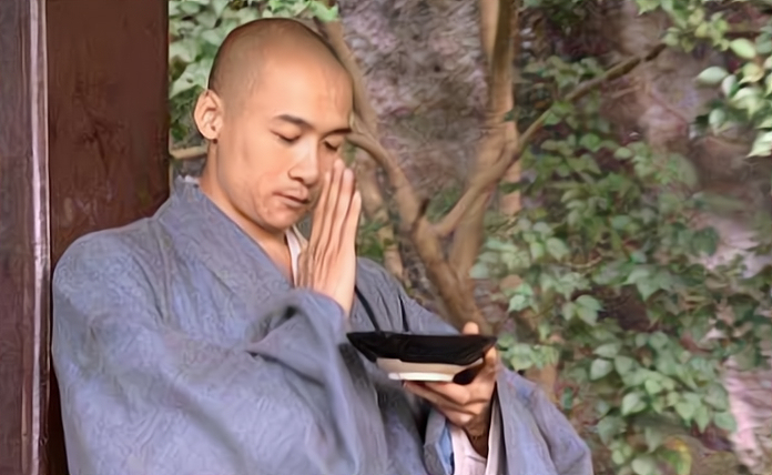 Nhiều sao về vườn nuôi gà, trồng rau sau xì-căng-đan - Ảnh 4. Nhiều sao về vườn nuôi gà, trồng rau sau xì-căng-đan - Ảnh 4.