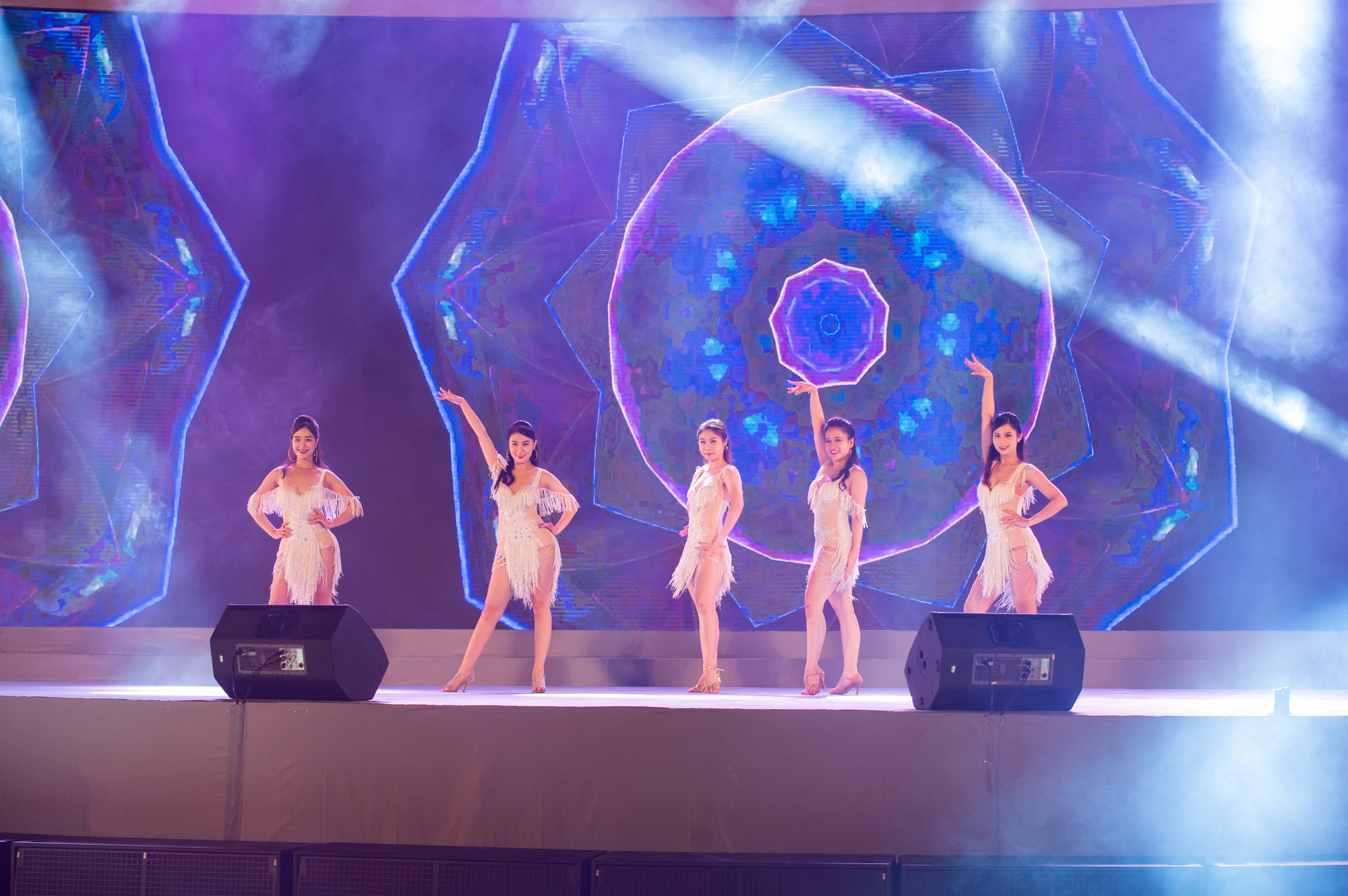 Sầm Sơn không ngủ với hàng loạt sự kiện giải trí hoành tráng suốt 4 tháng hè - Ảnh 5. Sầm Sơn không ngủ với hàng loạt sự kiện giải trí hoành tráng suốt 4 tháng hè - Ảnh 5.