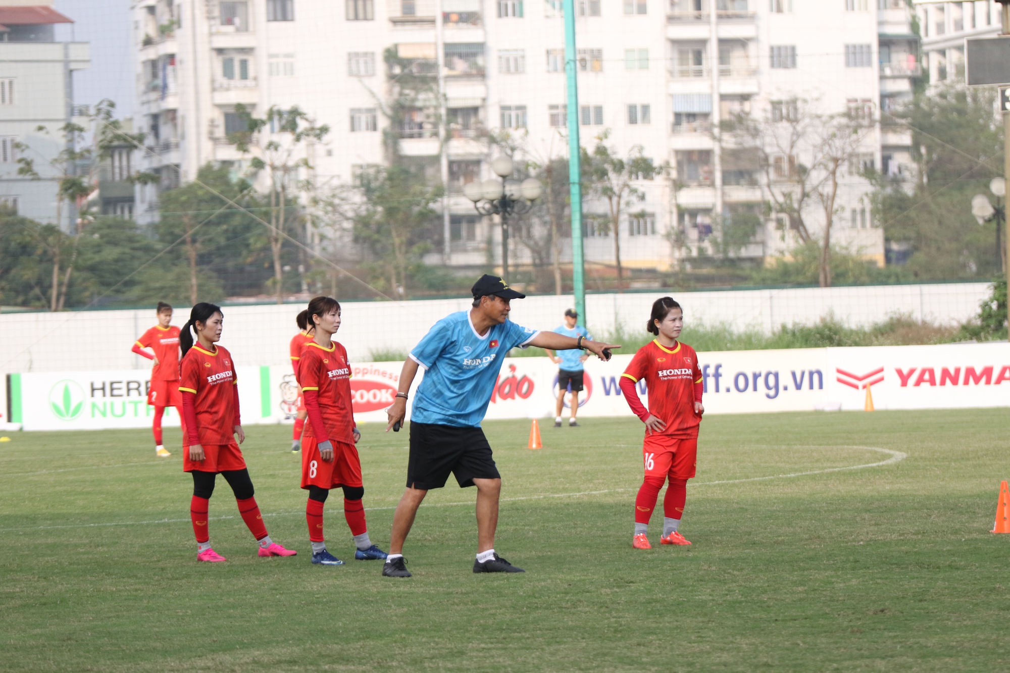 Tuyển nữ Việt Nam hướng tới AFF Cup 2022 - Ảnh 1. Tuyển nữ Việt Nam hướng tới AFF Cup 2022 - Ảnh 1.