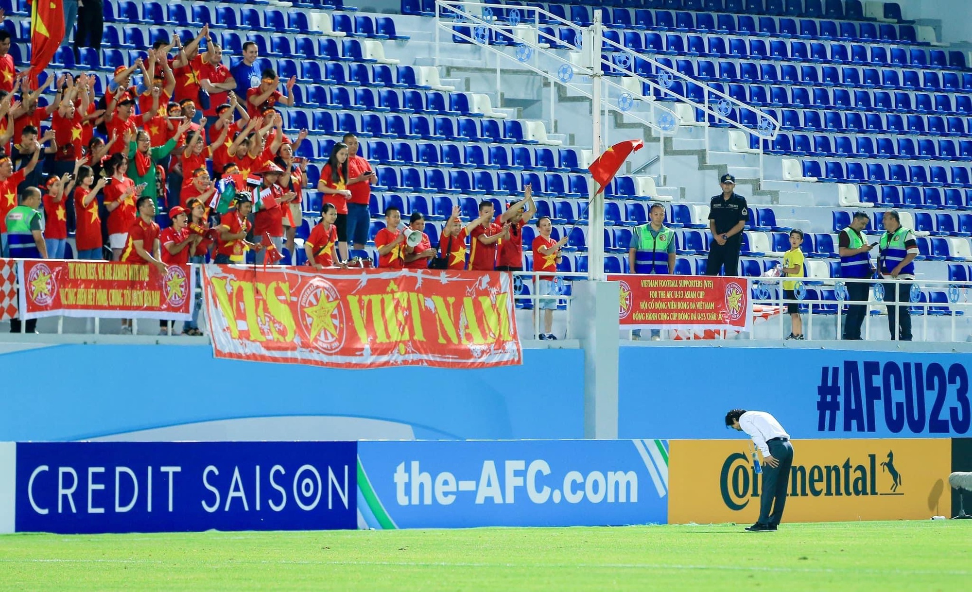 HLV Gong Oh-kyun học nốt bằng HLV Pro rồi trở lại Việt Nam chuẩn bị SEA Games 32 - Ảnh 2. HLV Gong Oh-kyun học nốt bằng HLV Pro rồi trở lại Việt Nam chuẩn bị SEA Games 32 - Ảnh 2.