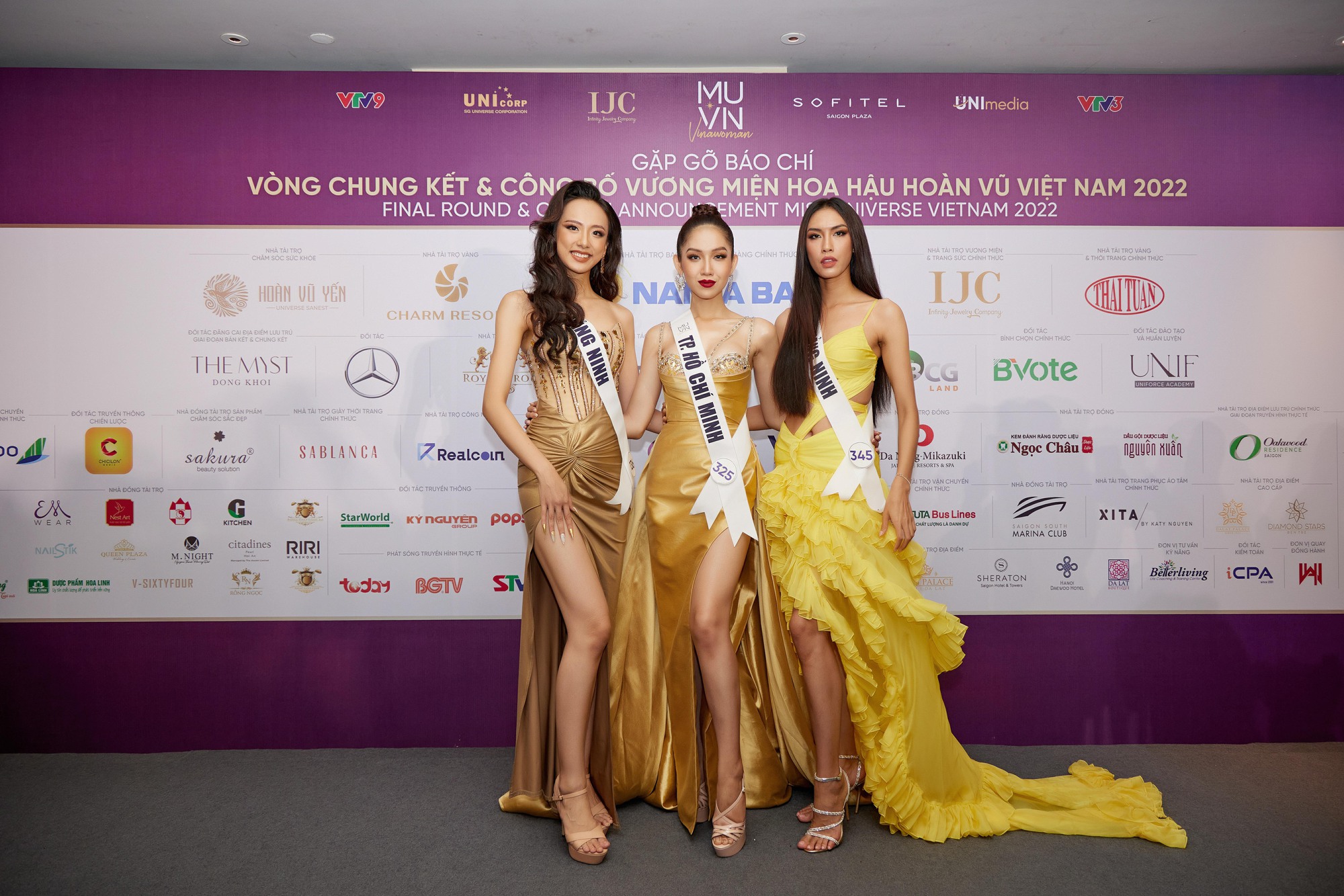 Cận cảnh chiếc vương miện gắn hơn 2.000 viên kim cương của Tân hoa hậu Hoàn vũ - Ảnh 1. Cận cảnh chiếc vương miện gắn hơn 2.000 viên kim cương của Tân hoa hậu Hoàn vũ - Ảnh 1.