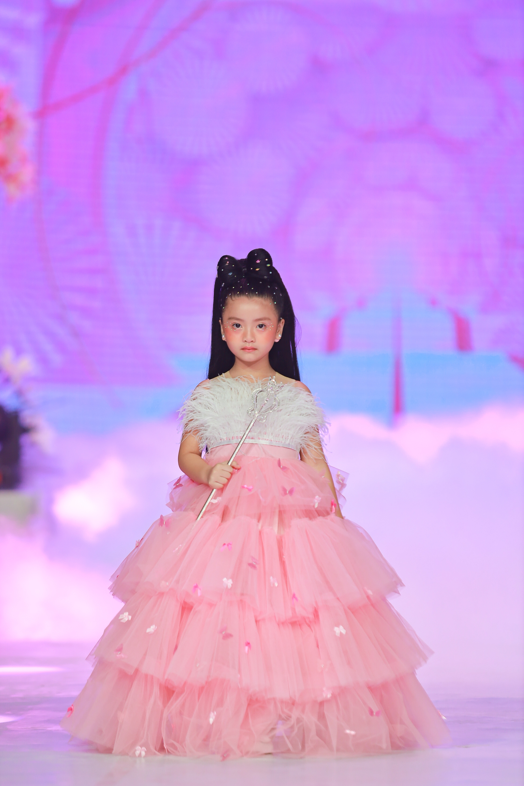 My Dream Fashion Show 2022 trình làng 5 bộ sưu tập độc đáo dành cho trẻ - Ảnh 12. My Dream Fashion Show 2022 trình làng 5 bộ sưu tập độc đáo dành cho trẻ - Ảnh 12.