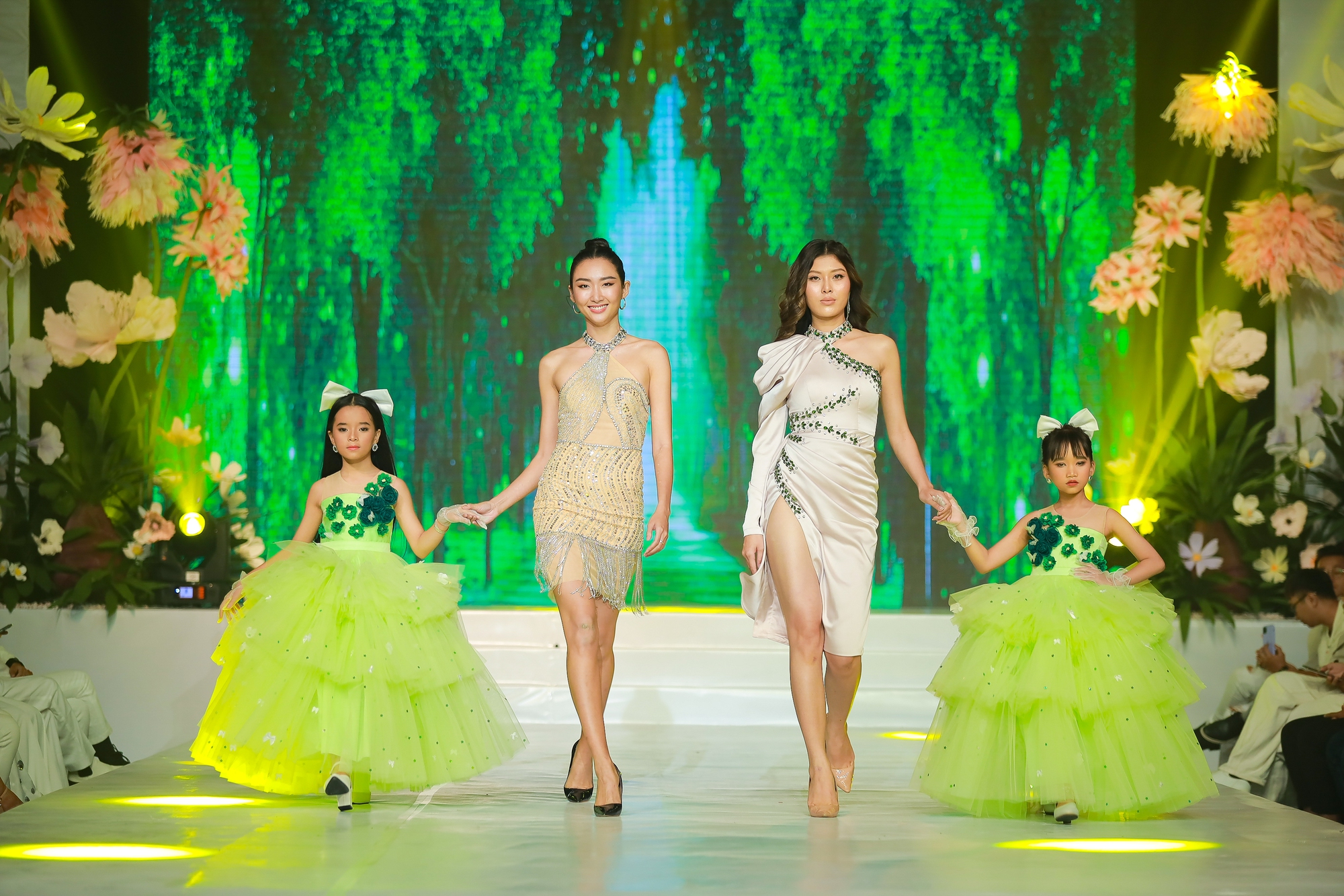 My Dream Fashion Show 2022 trình làng 5 bộ sưu tập độc đáo dành cho trẻ - Ảnh 6. My Dream Fashion Show 2022 trình làng 5 bộ sưu tập độc đáo dành cho trẻ - Ảnh 6.