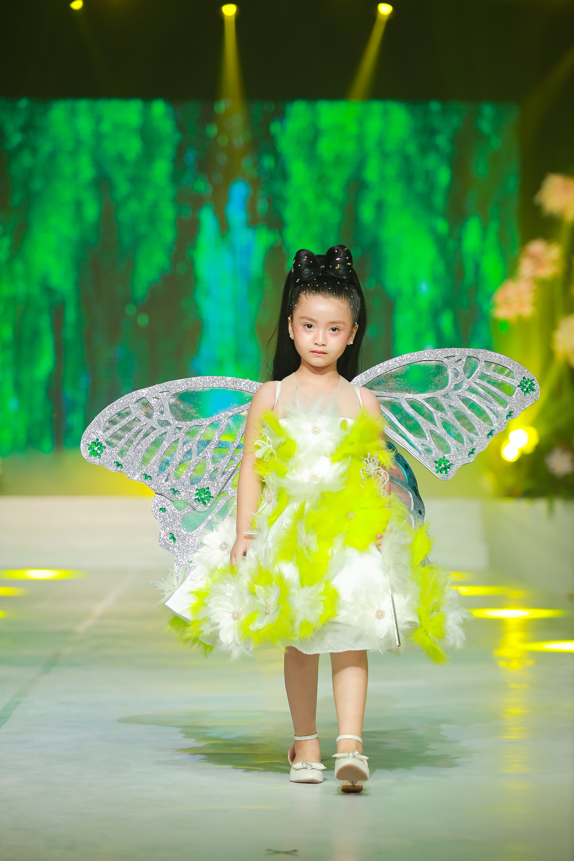 My Dream Fashion Show 2022 trình làng 5 bộ sưu tập độc đáo dành cho trẻ - Ảnh 10. My Dream Fashion Show 2022 trình làng 5 bộ sưu tập độc đáo dành cho trẻ - Ảnh 10.