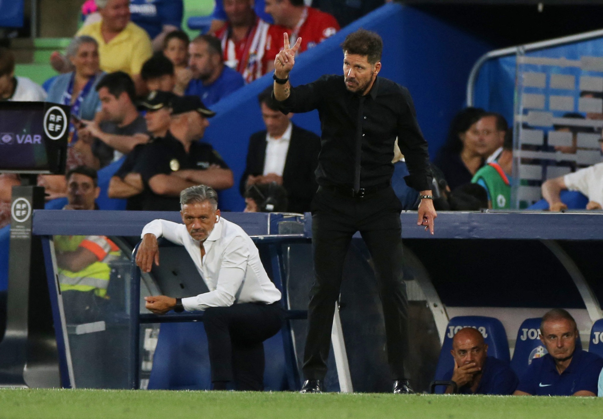 HLV Atletico Madrid muốn chiêu mộ Cristiano Ronaldo - Ảnh 2. HLV Atletico Madrid muốn chiêu mộ Cristiano Ronaldo - Ảnh 2.