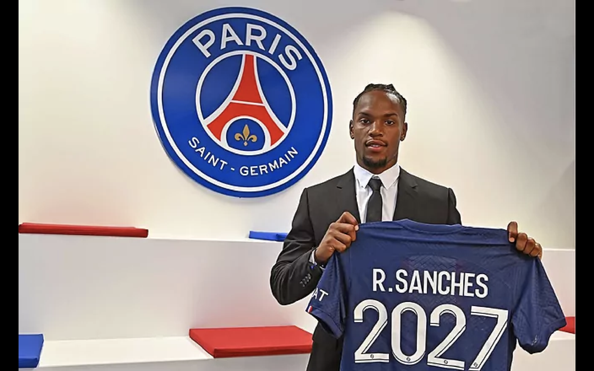 Chi hơn 100 triệu mua sắm, PSG sẵn sàng cho mùa giải mới - Ảnh 1. Chi hơn 100 triệu mua sắm, PSG sẵn sàng cho mùa giải mới - Ảnh 1.