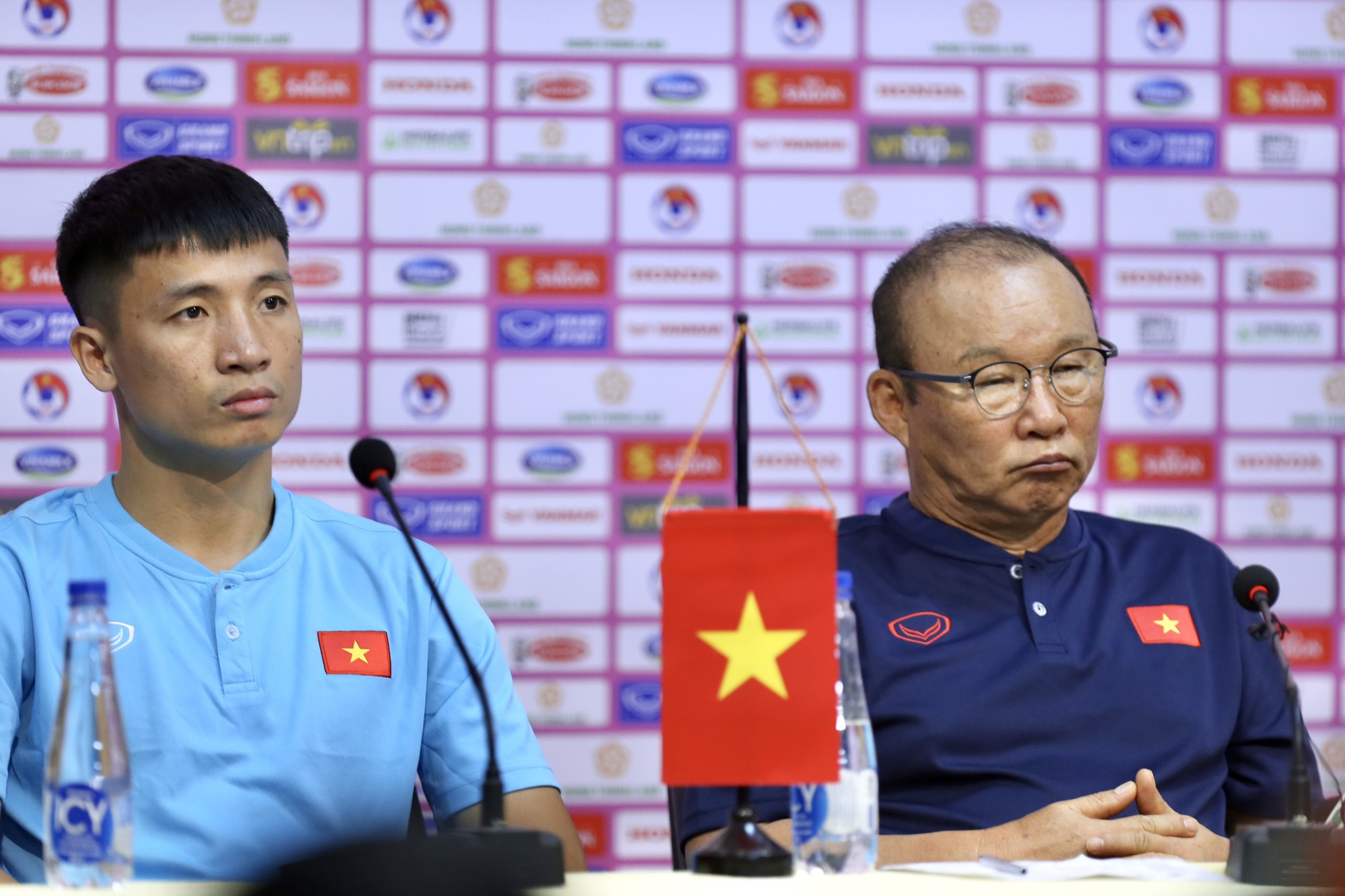 HLV Park Hang-seo mong muốn Quang Hải thi đấu AFF Cup 2022 - Ảnh 2. HLV Park Hang-seo mong muốn Quang Hải thi đấu AFF Cup 2022 - Ảnh 2.