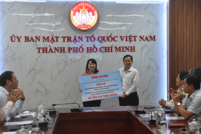 Báo Người Lao Động ủng hộ quỹ  “Vì biển đảo quê hương – Vì tuyến đầu tổ quốc” TP HCM