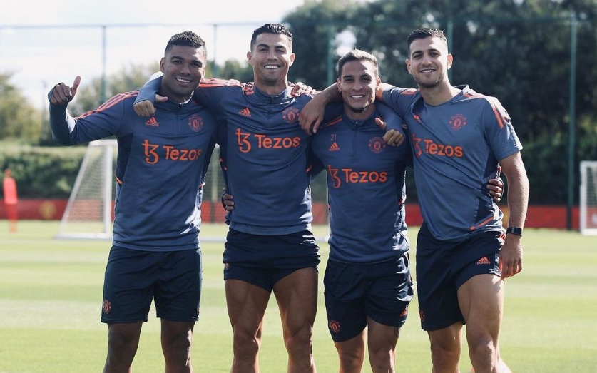 Ronaldo dần mở lòng với đồng đội - Ảnh 3. Ronaldo dần mở lòng với đồng đội - Ảnh 3.