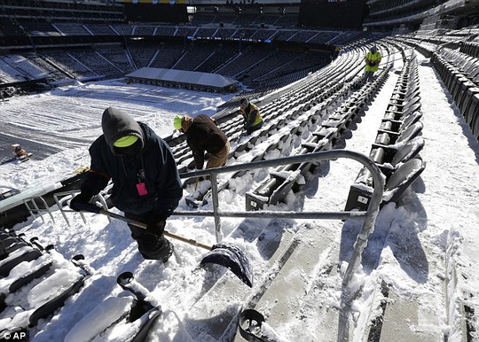 Sân vận độngMetLife, bang New Jersey ngừng hoạt động vì tuyết phủ kín.
