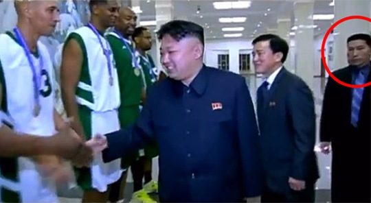 Luôn theo sát Kim Jong-un trong những sự kiện lớn. Ảnh: KCTV Screengrab